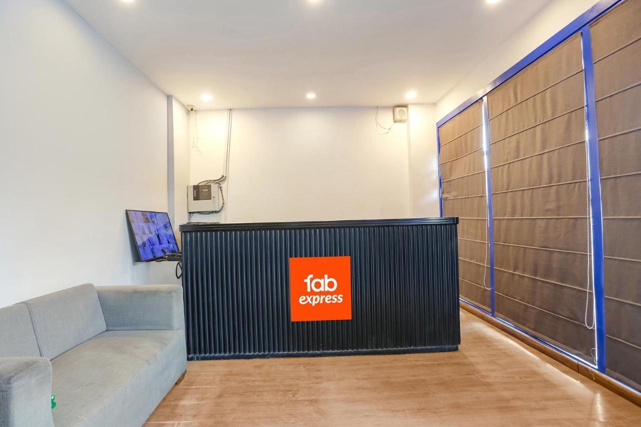 Fabexpress D2 Paschim Vihar Hotel Delhi  Eksteriør billede